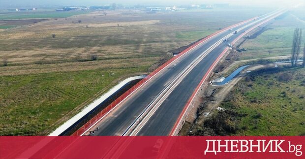 Една трета от заложения по проект асфалт който трябва да