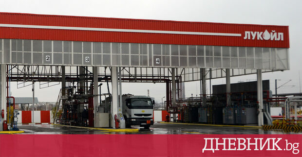 Лукойл обяви че е купила футболния Спартак Москва и стадиона