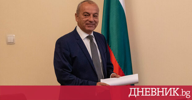 Коментарът е препубликуван от Безкраен сериал на националното унижение е