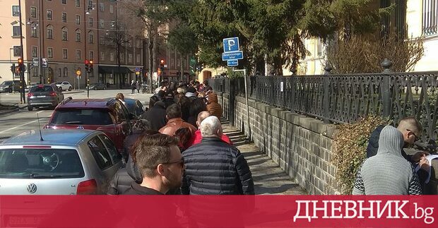 Тенденцията за спад в интереса към подаване на заявления за