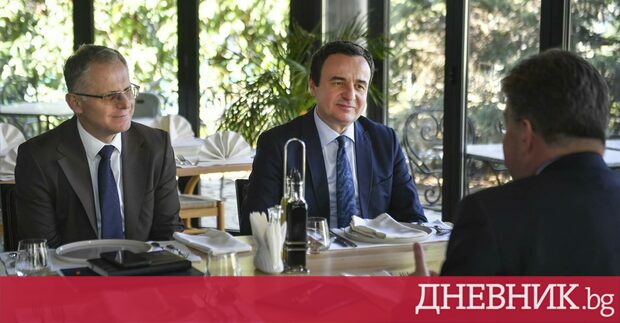 Косовският премиер Албин Курти изненадващо обяви че страната му приема