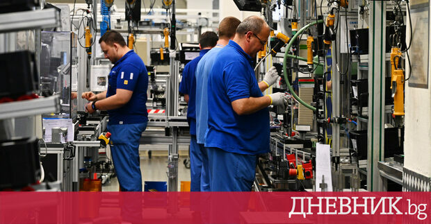 Процедурата по внос на работници от трети страни продължава да