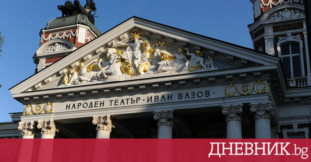 Става очевиден дефицитът на специфично професионално законодателство което да прави