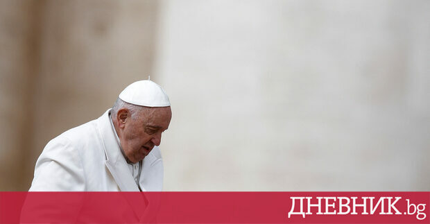 Папа Франциск ще постъпи в болница в Рим заради респираторна