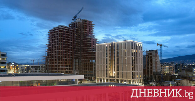 Строителната продукция леко се свива през февруари на годишна база