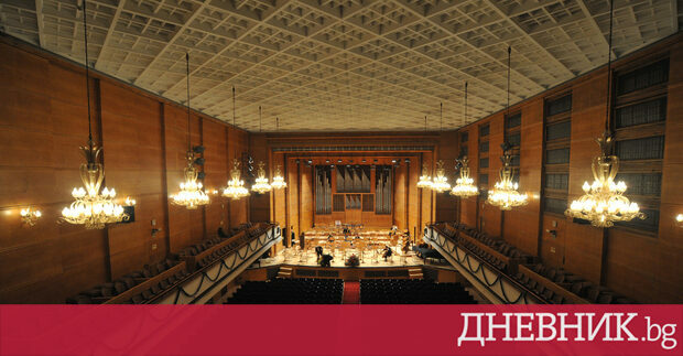 Коментарът е препубликуван от В каквито и евроатлантически алианси да