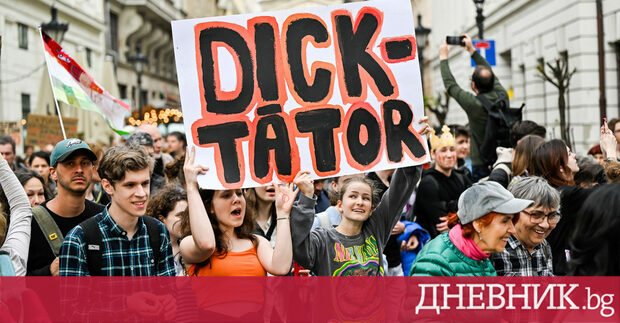 Унгарската полиция използва сълзотворен газ срещу тийнейджъри и задържа петима