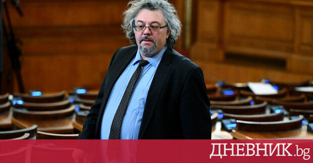 Анализът е препубликуван от Една не особено прилична реплика на