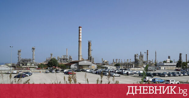 Руската компания Лукойл съобщи в четвъртък че е приключила сделката