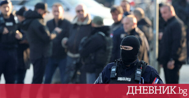 Сръбската полиция арестува в петък въоръжен мъж заподозрян за в