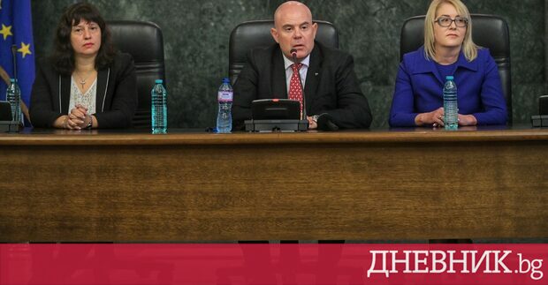 Коментарът е от профила на автора във фейсбук Заглавието е