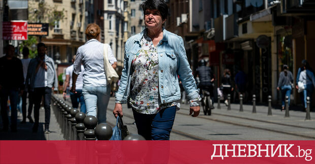 В във всички сектори безработицата спада до 4 4 през първото