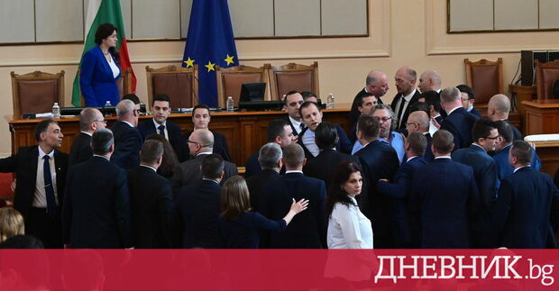 С наближаването на крайния срок за връщане на втория управленски