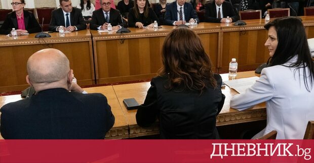 Ден преди правителството с премиер Никола Денков за първите девет