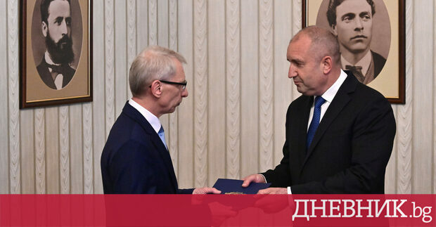 Анализът е препубликуван от Едва ли ще хвърчат тапи от