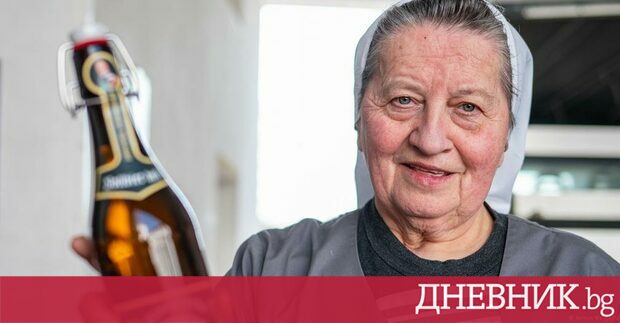 Тя служи на Господ и обича бирата историята на 74 годишната