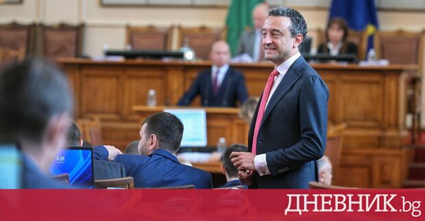 Депутатът от Продължаваме промяната Демократична България и бивш министър