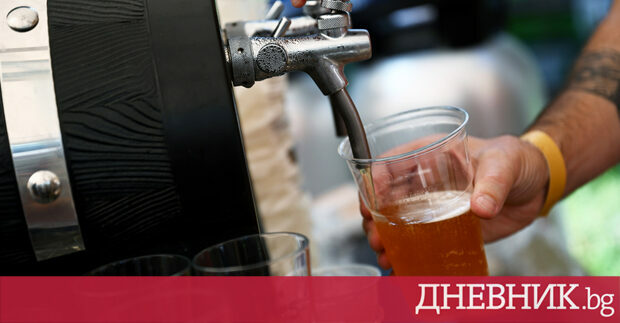 Посетителите на емблематичния германски фестивал на бирата Октоберфест тази есен