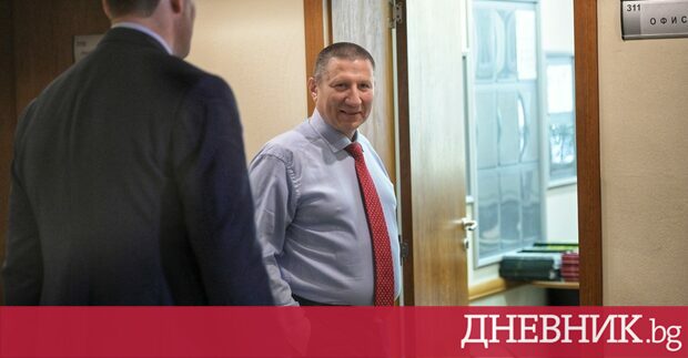 Изпълняващият длъжността главен прокурор Борислав Сарафов не смята да оттегля