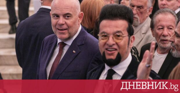 Пиар експертът Евгени Минчев е бил задържан късно снощи от