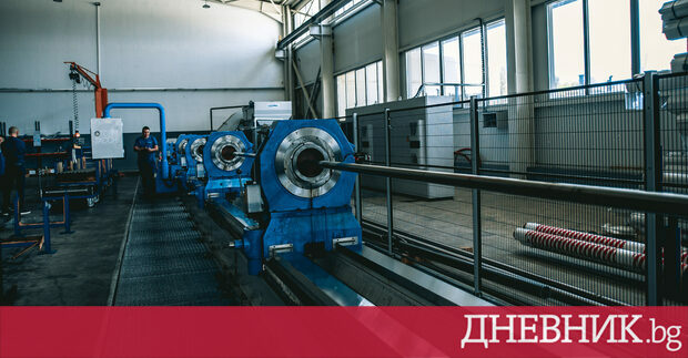 Промишленото производство се свива с 11 на сто през май