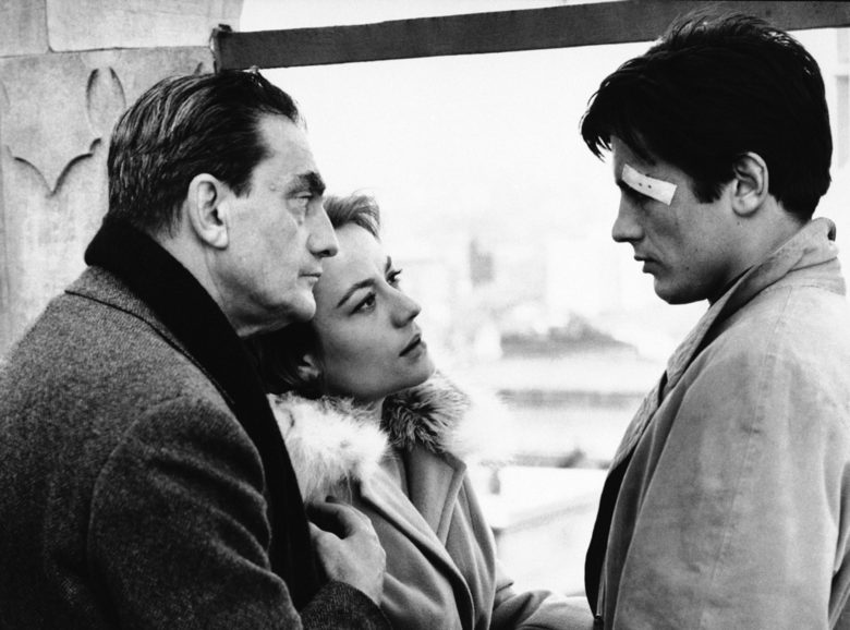 Момент от снимките на "Роко и неговите братя" (1960) - Лукино Висконти (вляво), Ани Жирардо и Ален Делон.
