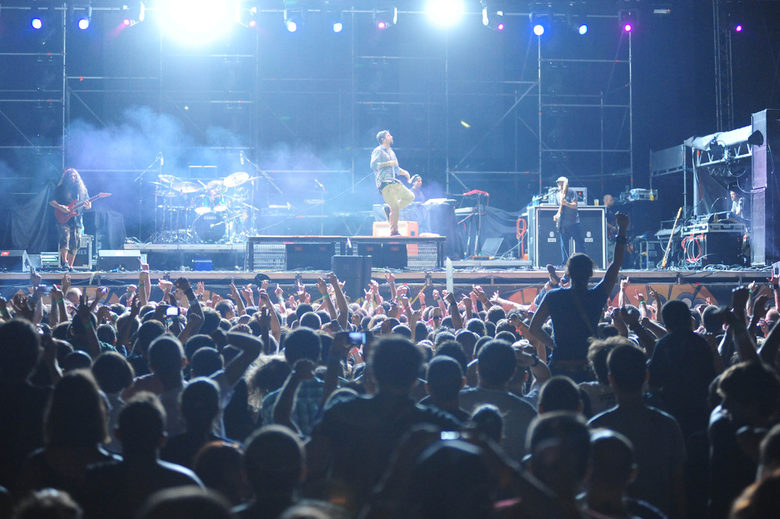 Групата по време на изпълнението им на Spirit of Burgas 2011