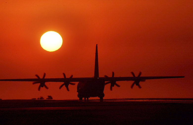 Британски военнотранспортен самолет C-130 "Херкулес"