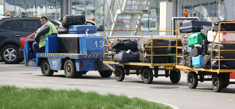 Когато пътувате само с ръчен багаж, избягвате и опасността да изчезне големият ви куфар