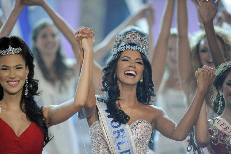Победиелката в Мис Свят 2011 - Мис Венецуела Ивиън Съркус Калванаде.
