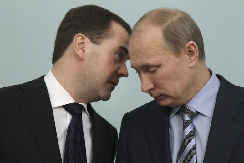 Назначението е било съгласувано между Путин и Медведев, смятат анализатори