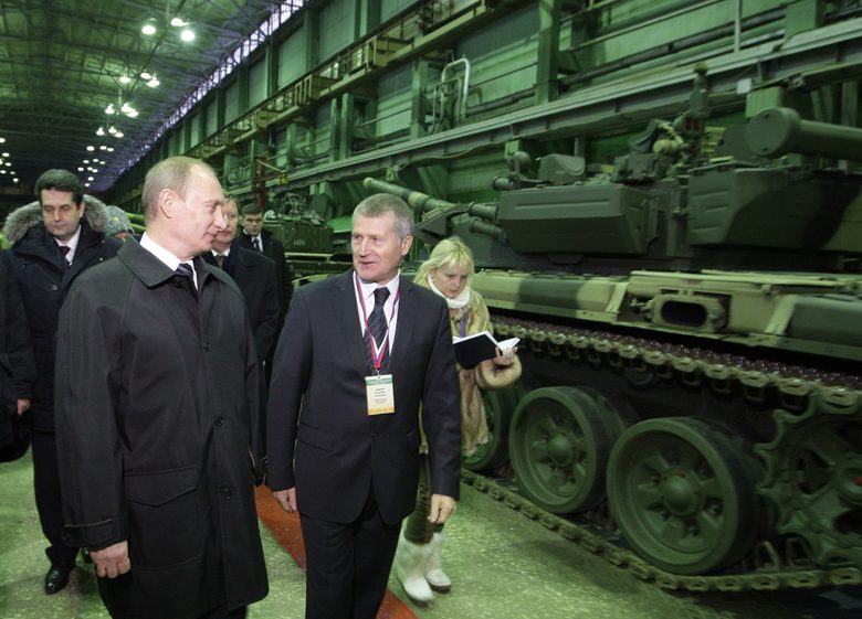 Визията на Путин за армията: Професионална и с най-добрата техника в света