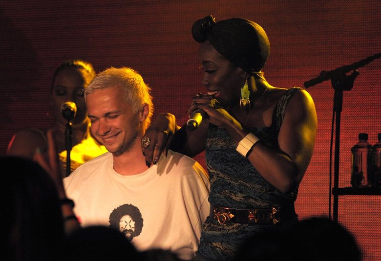 Estelle на 10 май в Sofia Live Club