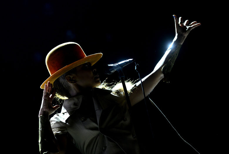 Erykah Badu на сцената на Elevation 2012