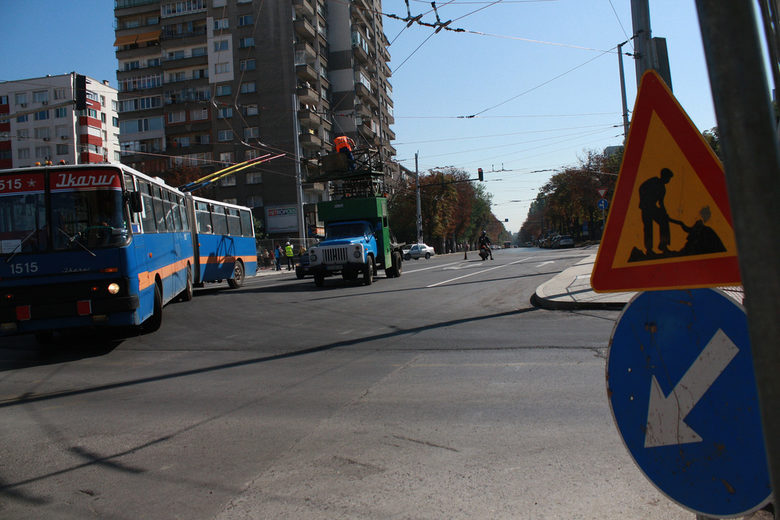От днес е възстановено движението в двете посоки, включително и на градския транспорт От днес е възстановено движението в двете посоки, включително и на градския транспорт