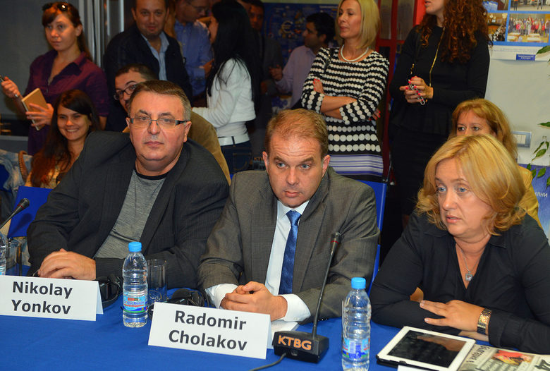 Николай Йонков, Радомир Чолаков и Венелина Гочева