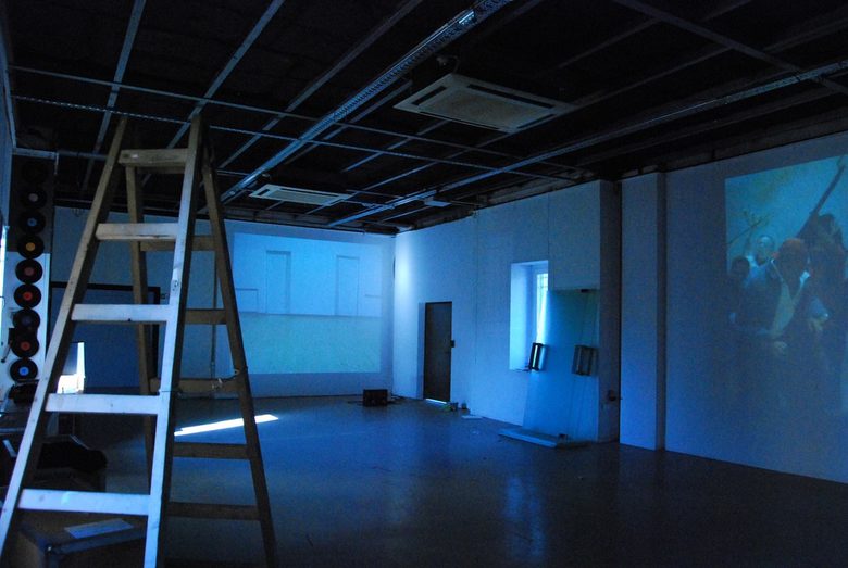 Помещението на Fabrica 126 в процеса на подготовка на откриващото събитието на Sofia Contemporary