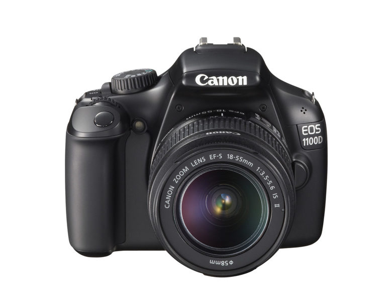 Наградата в "Спомен от лятото 2012", предоставена от Canon, е фотоапарат Canon EOS 1100D. Той осигурява 12-мегапикселово качество на изображението при 6,8cm (2,7") дисплей с 230 000 пиксела. Предоставя възможност за снимане на HD видео и е съвместим с всички EF и EF-S обективи Наградата в "Спомен от лятото 2012", предоставена от Canon, е фотоапарат Canon EOS 1100D. Той осигурява 12-мегапикселово качество на изображението при 6,8cm (2,7") дисплей с 230 000 пиксела. Предоставя възможност за снимане на HD видео и е съвместим с всички EF и EF-S обективи