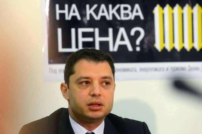 Семерджиев обеща парното да поевтинее между 3 и 7% (допълнена)