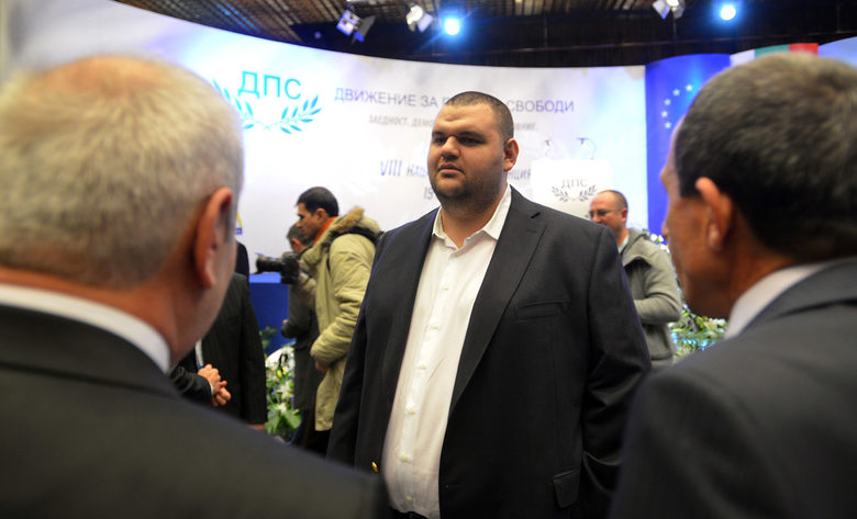Депутатът Делян Пеевски по време на последната конференция на ДПС - партията, от която е депутат, но рядко ходи на заседания в парламента Депутатът Делян Пеевски по време на последната конференция на ДПС - партията, от която е депутат, но рядко ходи на заседания в парламента