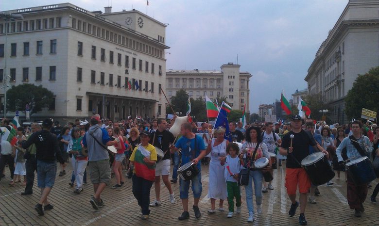 Ден 38 на протести срещу кабинета "Орешарски" (хронология) Ден 38 на протести срещу кабинета "Орешарски" (хронология)