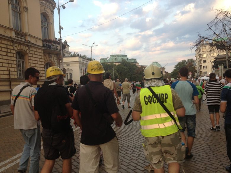 В тридесет и деветия ден на протести обръчът около НС се затегна (хронология)