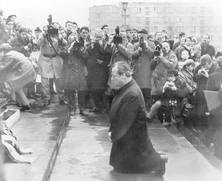 Канцлерът Вили Бранд във Варшава, 7 декември 1970 г.