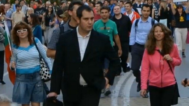 Лицето на контрапротеста Нина Гергова започнала от... протестираща