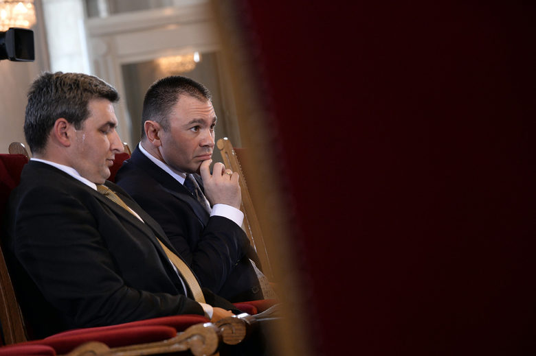 Зам.-министър Васил Маринов (вляво) и Светлозар Лазаров по време на заседанието