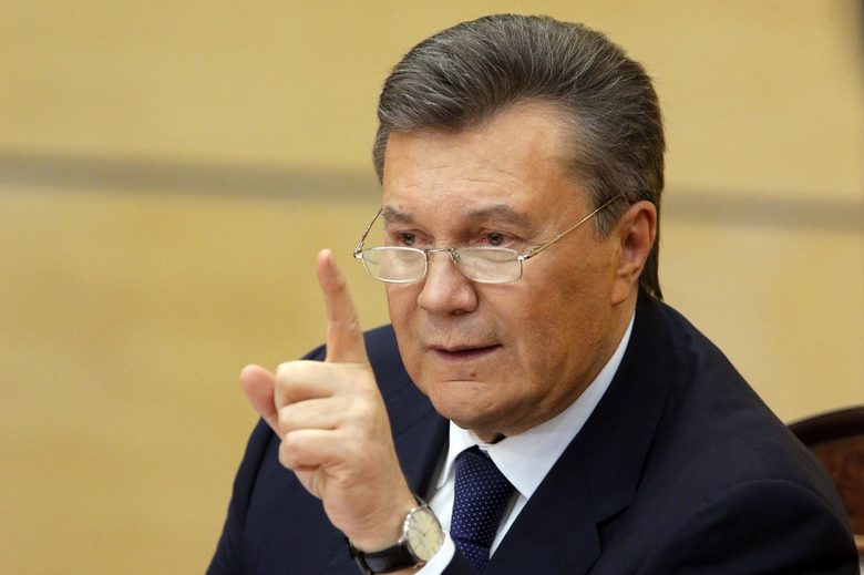 Манафорт отрича да е получавал 12 милиона долара от бившия украински президент Виктор Янукович.