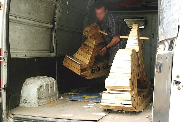 "Чакай малко" на кончето на спирката