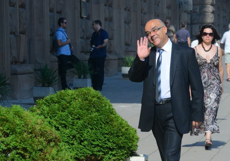 Йордан Бакалов на влизане в президентството