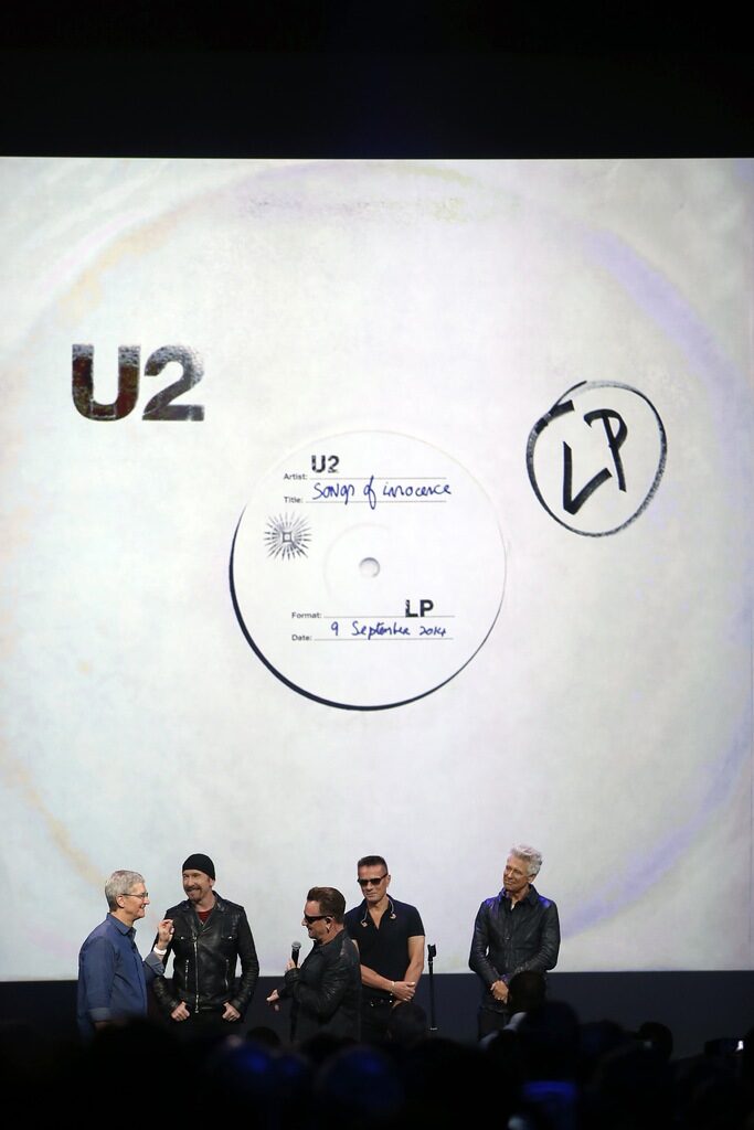 U2 изненадаха с нов безплатен албум (видео)