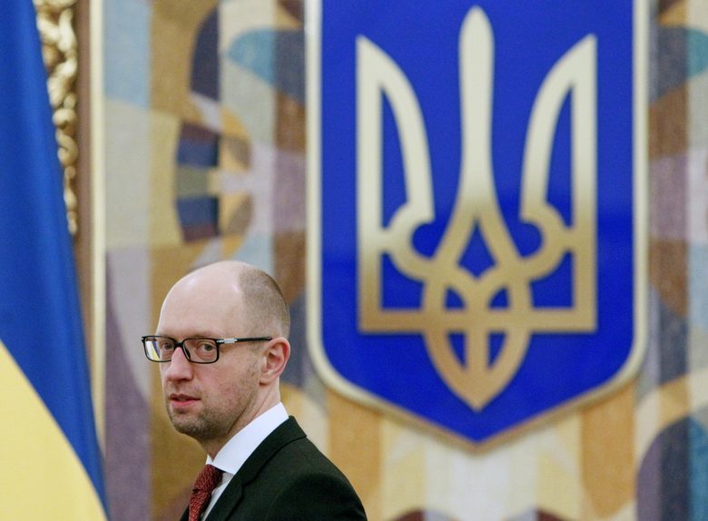 След като сепаратистите спряха доставките, премиерът Арсений Яценюк заяви, че Украйна не разполага с достатъчно запаси от въглища, за да изкара зимата